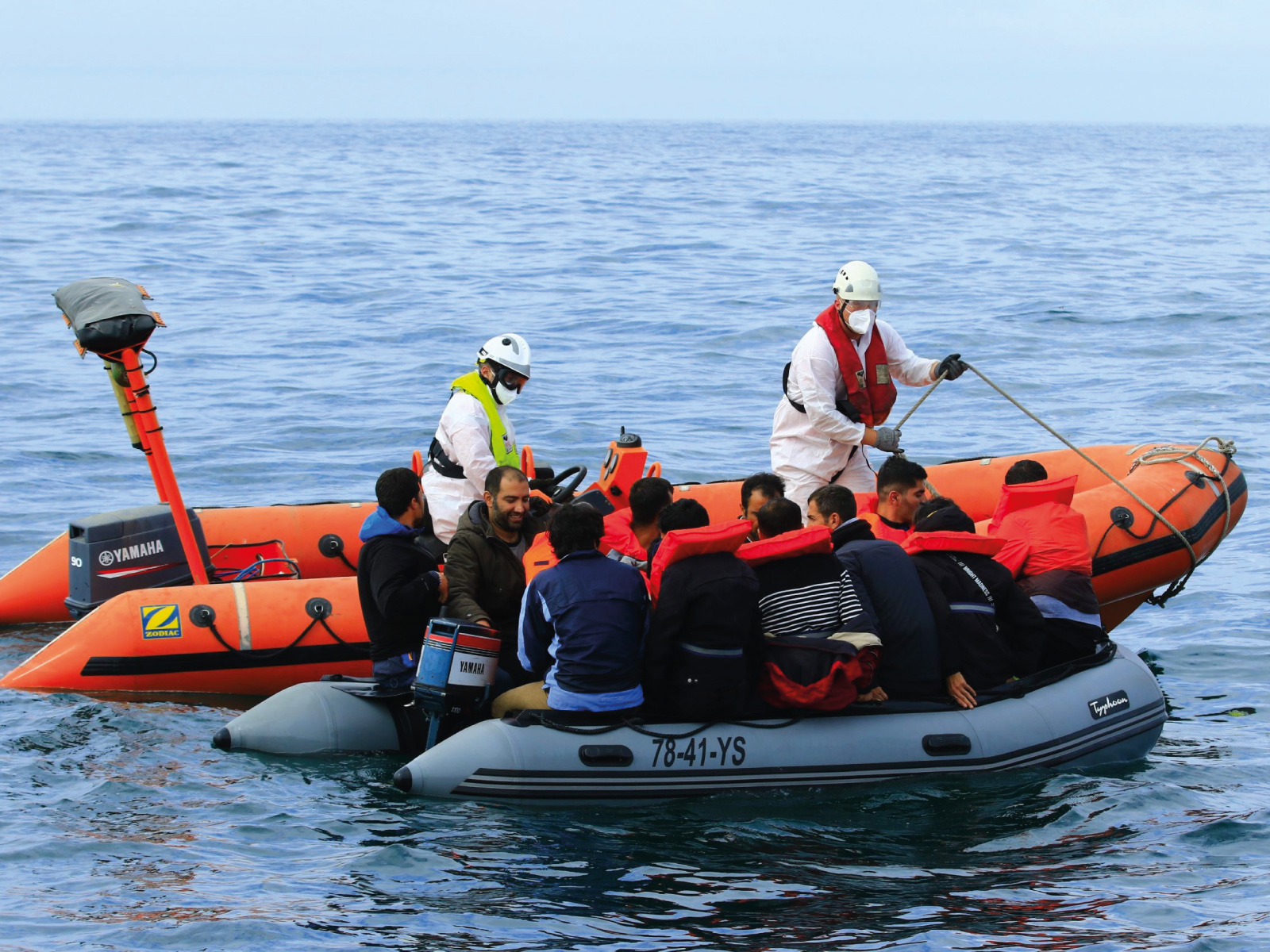 L’ABEILLE LANGUEDOC porte assistance à une embarcation de migrants dans le Pas-de-Calais