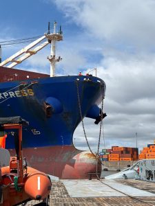 Remorquage LIVORNO EXPRESS par Abeille HORIZON